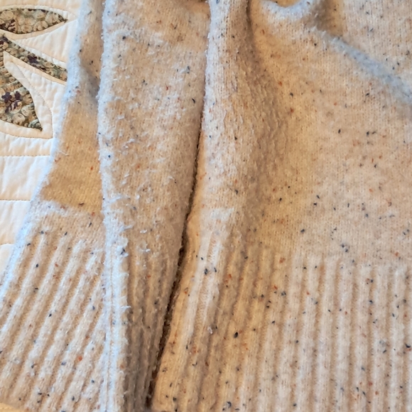 Universal Thread Women's Cream Color Crewneck Sweater XL - Picture 3 of 7